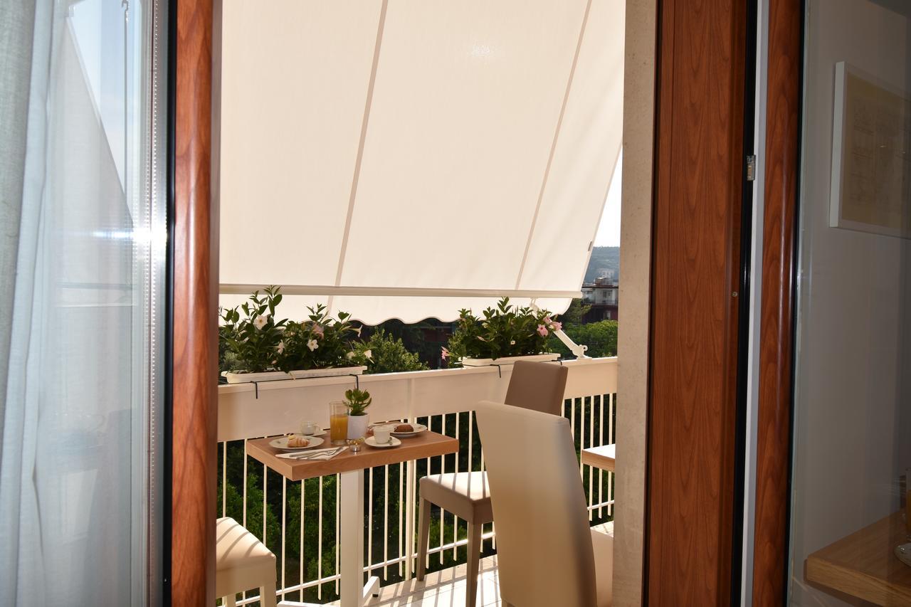 Melody Sorrento Suites מראה חיצוני תמונה